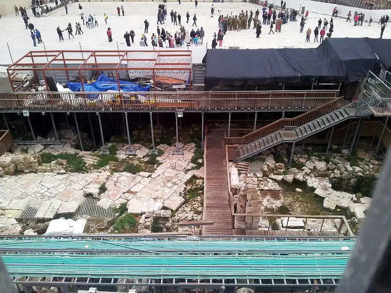 Excavations of the Eastern Cardo in Jerusalem